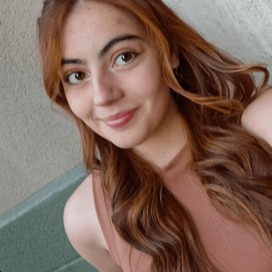 Camila Mirabelli photo