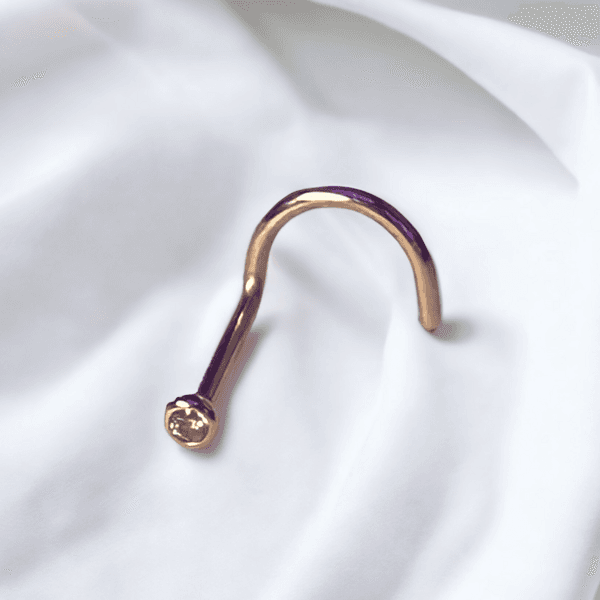 Nostril cabochon oro amarillo 14 KT (Cod 718)