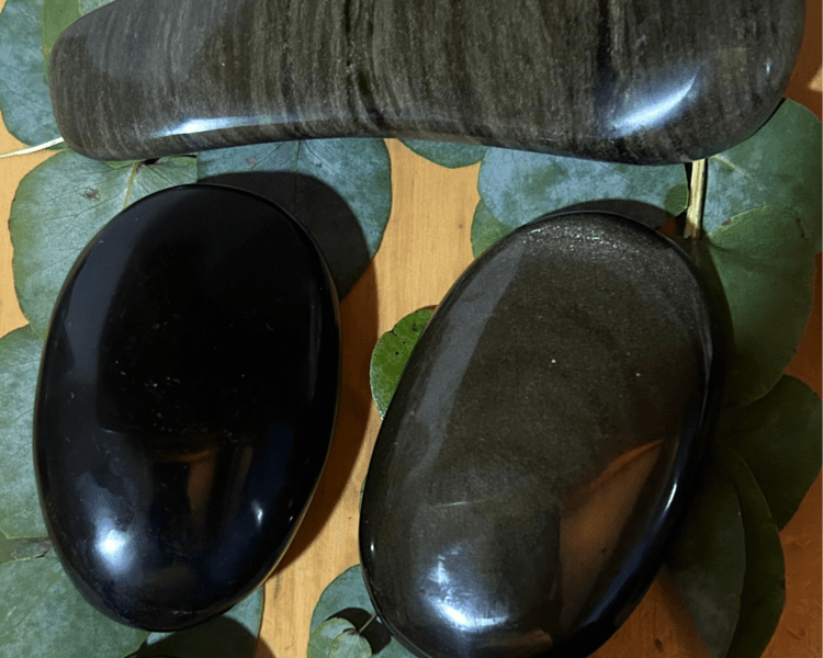 Masaje de relajacion con piedras oxidiana