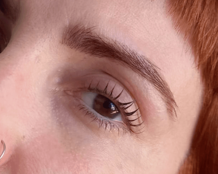 Lifting de Pestañas + Perfilado y Tinte de Cejas