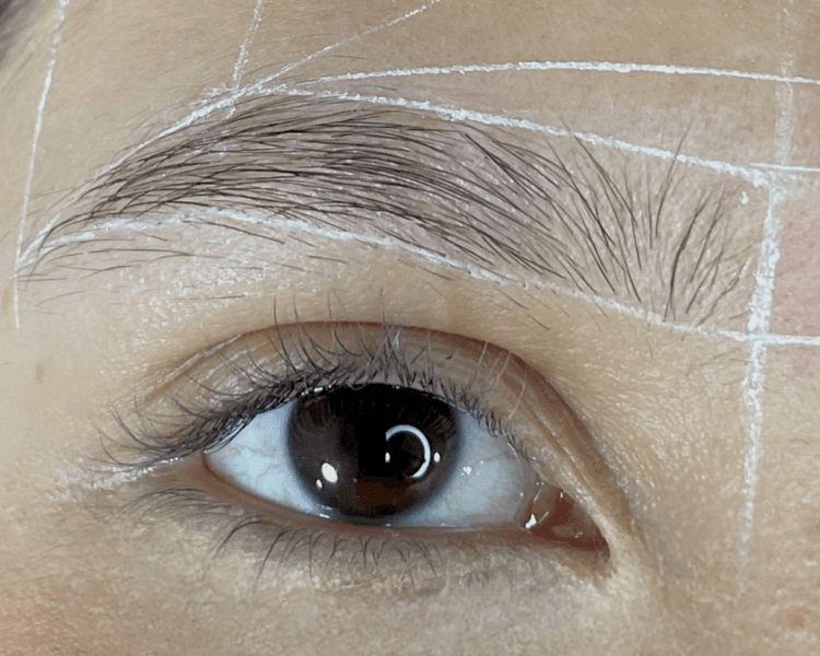 Depilación de cejas Hindú