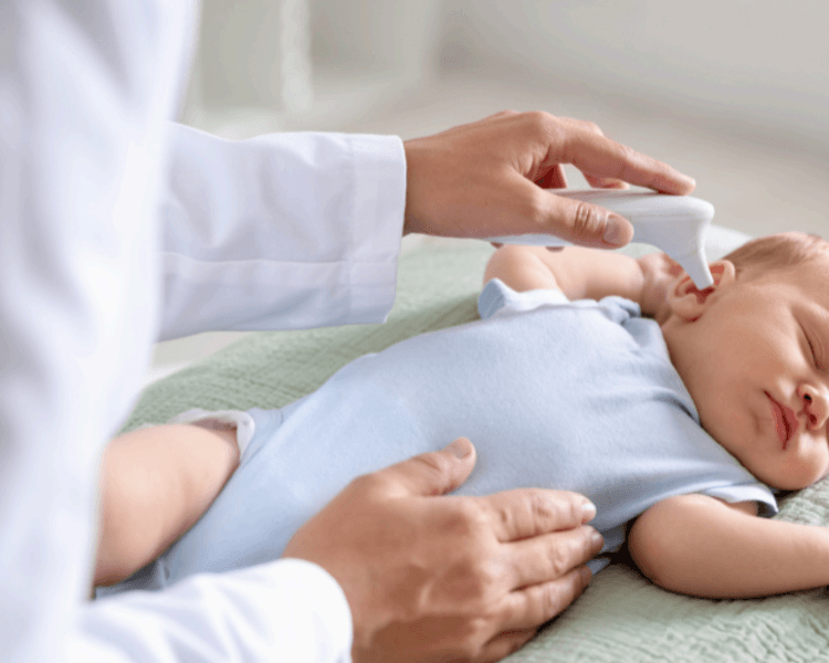 Control de salud infantil con evaluación de desarrollo, 2, 4, 8 o 18 meses o según necesidad.