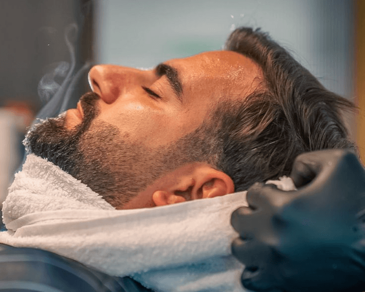 Afeitado de Barba, (Ritual spa) con Toalla Caliente Y Vapor