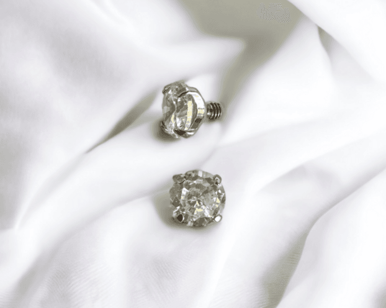 Top microdermal prong cristal blanco (COD 427)