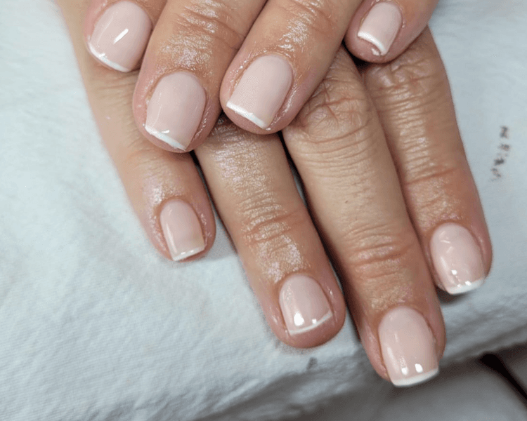 Manicuría + Esmaltado Común