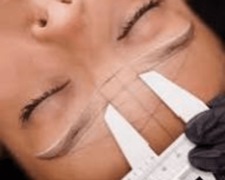 Perfilado de cejas + Visagismo CON CERA