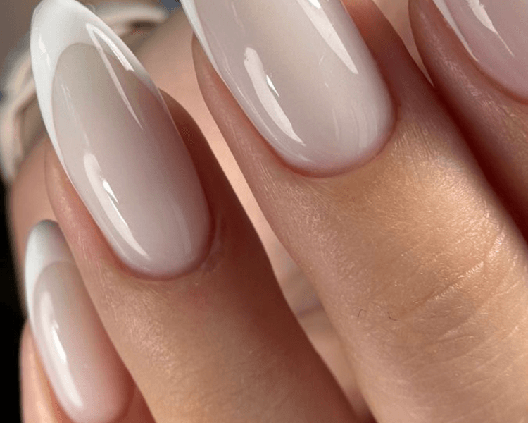 Extensión de uñas Polygel con Francesas / Degrade