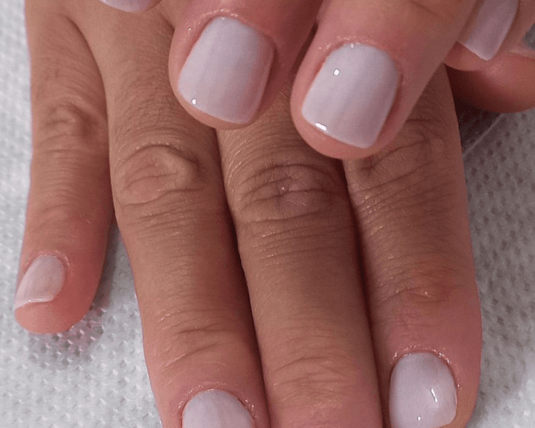 Manicure esmaltado tradicional