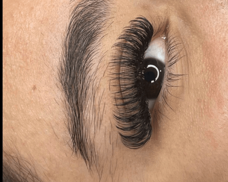 CURSO PERSONALIZADO DE EXTENCIONES DE PESTAÑAS