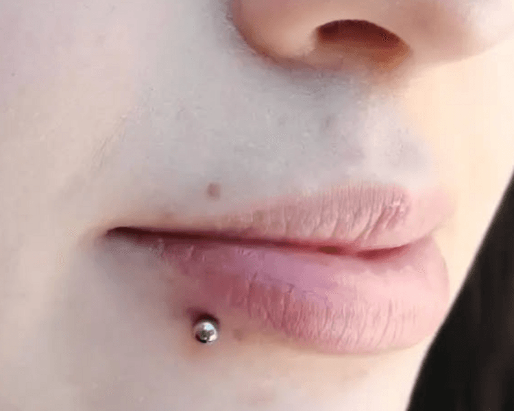 Side Labret