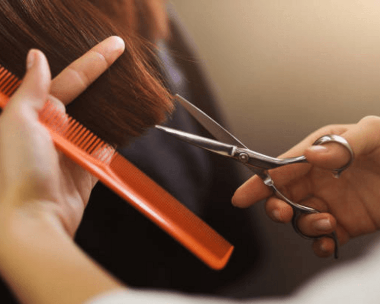 Corte de Mujer Cabello Mediano (NO INCLUYE SERVICIO)