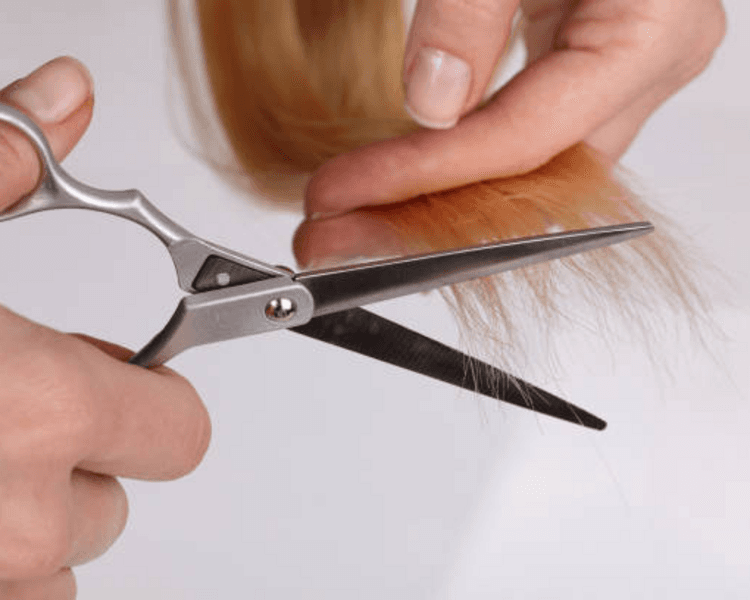 Corte de Puntas Cabello Corto - Mediano (NO INCLUYE SERVICIO)