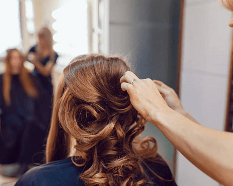 Peinado de Fiesta Cabello Medio - Largo (NO INCLUYE SERVICIO)