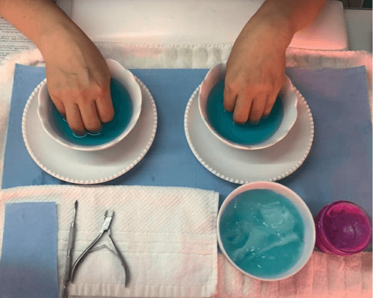 Manicure con terminado en GEL SEMI PERMANENTE