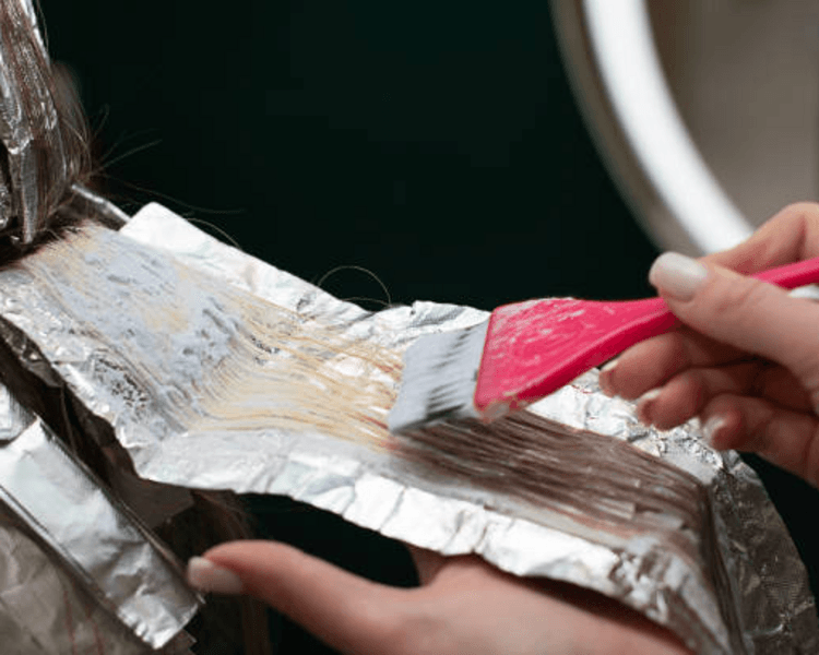 Color + Soft Lights (Color y Mechas) Cabello Corto (NO INCLUYE SERVICIO)