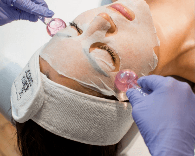 Limpieza facial profunda + Extracción de quistes de Millium