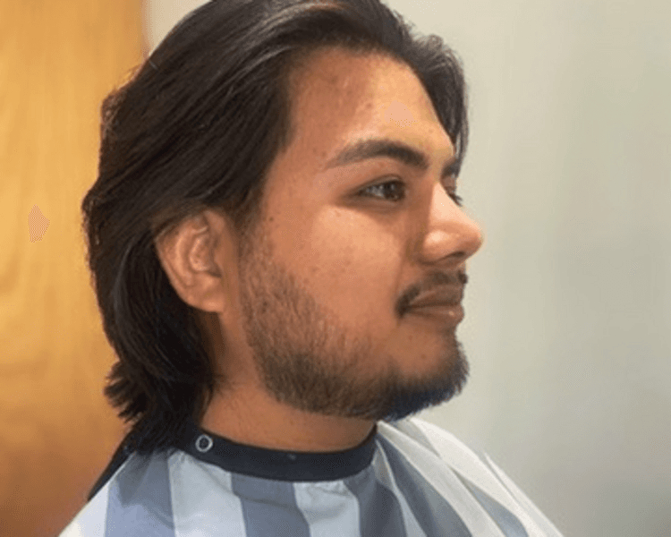 Transformación de cabello largo a corte clásico