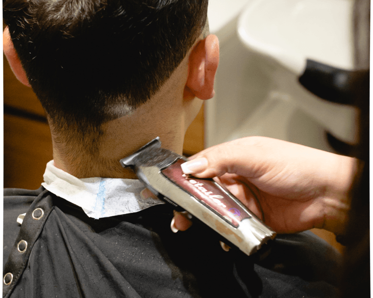 Corte Clasico + Parches de Hidrogel + Tiras de Carbono + Lmpieza Ceja