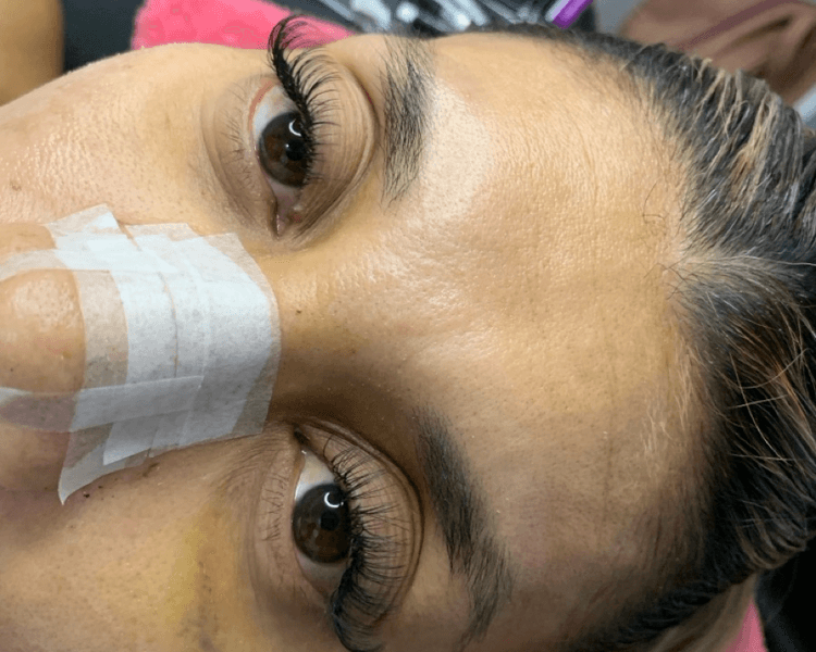 Extensiones de pestañas clásicas