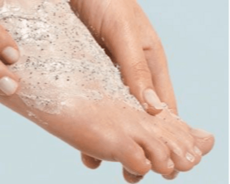 Jelly pedi: Tratamiento relajante a base de colágeno y extractos naturales con textura tipo gelatina, limpieza de uñas y retiro de piel muerta, exfoliante y mascarilla, finalizando con masaje relajante y aplicación de gel semipermanente a 1 tono