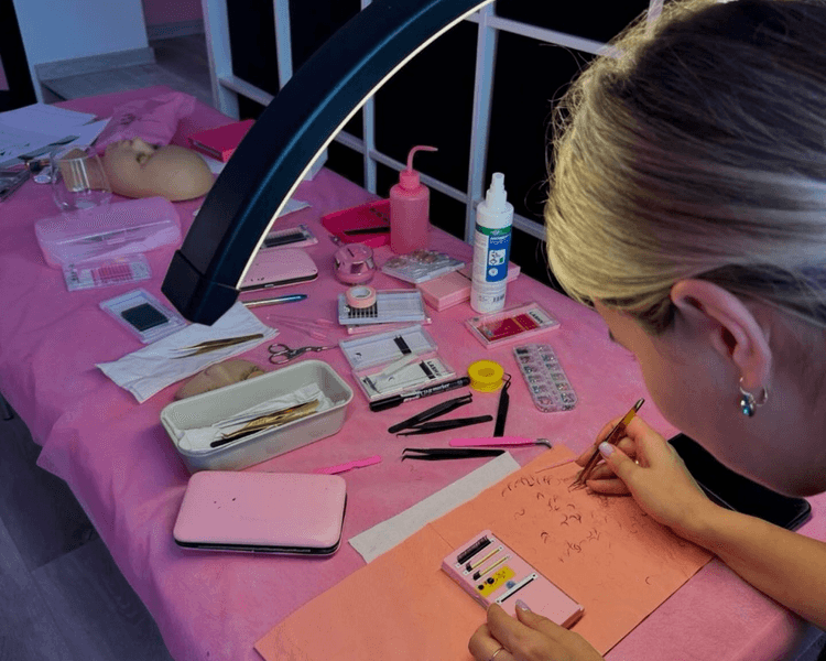 Curso Premium Extensiones de Pestañas