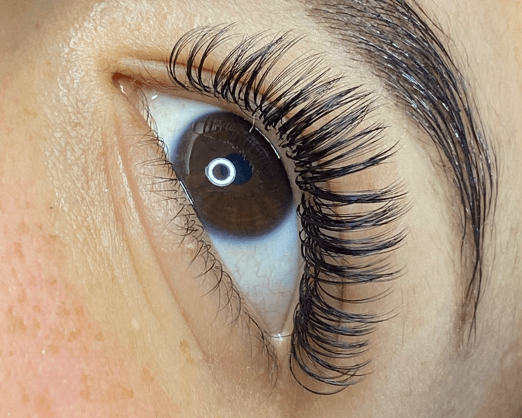 Extensiones de pestaña efecto mascara