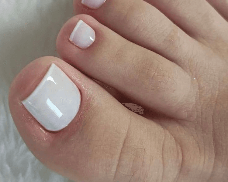 Pedicura Básica con Esmalte Común