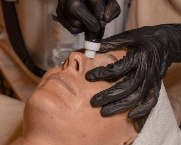 Hydrofacial + Gelish de regalo 💖