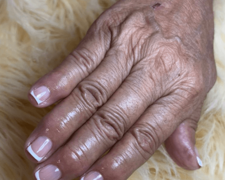 CALCIO NUDE DISEÑO FRANCES LINEA RECTA