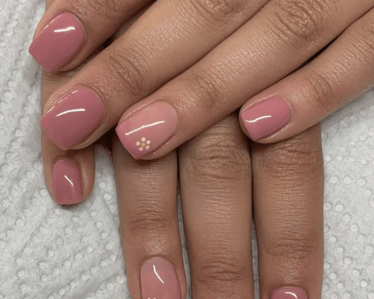 Dipping de acriclico en uñas natural