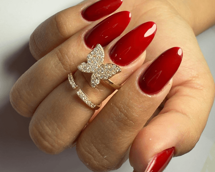 $ 23.990 MANICURE PERMANENTE CON BASE RUBBER