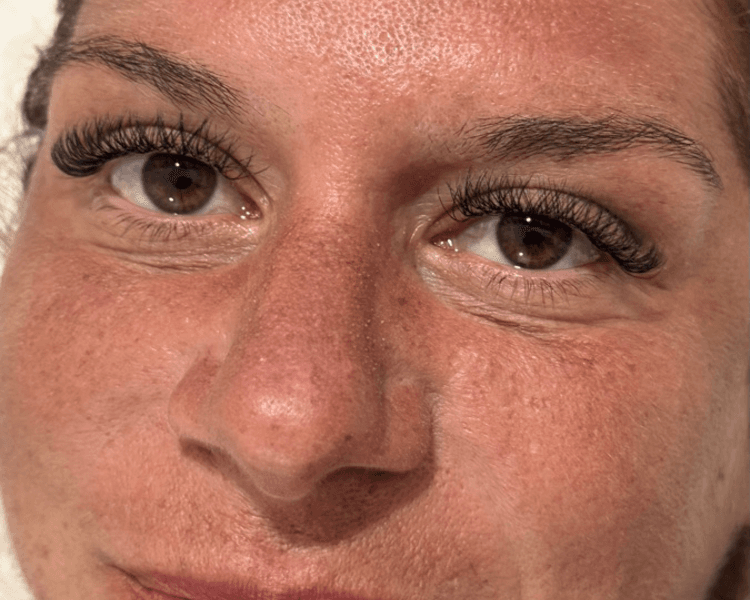 Service Extensiones de Pestañas en Fibras tecnologicas