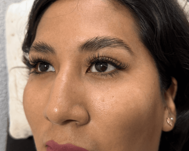 Laminado de cejas + Extenciones Fibras Tecnologicas