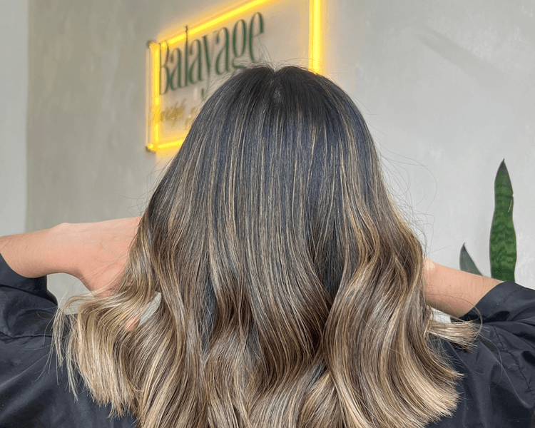 Balayage largo corto (al hombro)