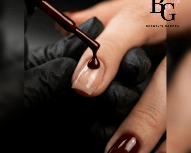 MANICURA CON ESMALTADO SEMIPERMANENTE