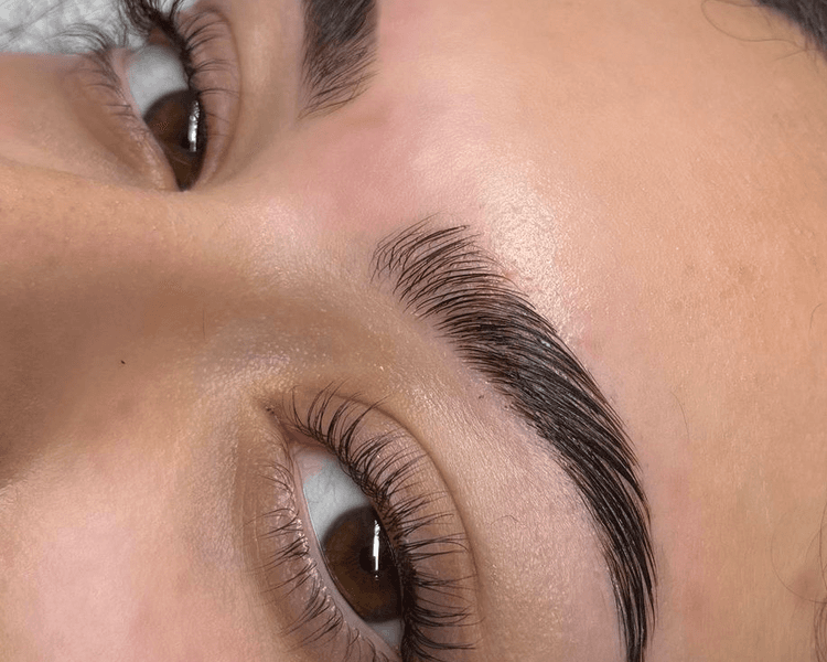 COMBO 2: full lifting de pestañas + perfilado de cejas