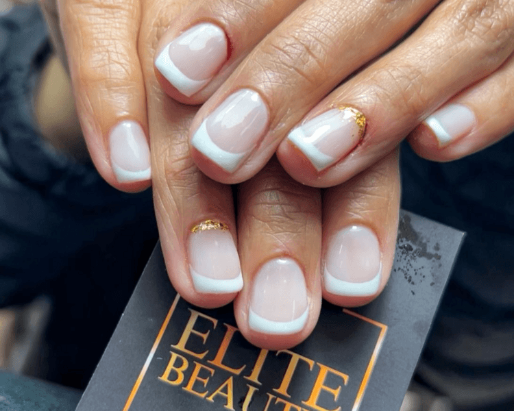 Diseño simple por mano (lineas, puntos y detalles básicos)