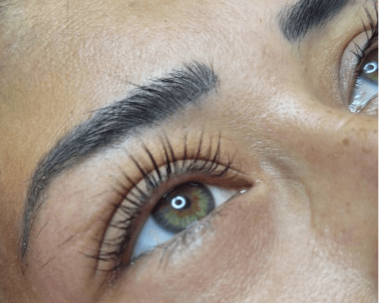 Lifting de pestañas técnica coreana (incluye tinte efecto rimel de regalo)