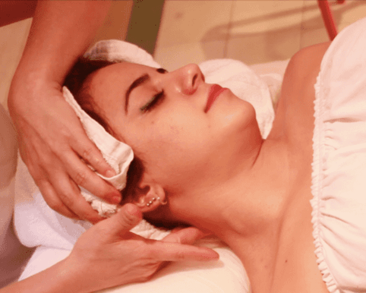 Limpieza Facial Profunda Premium