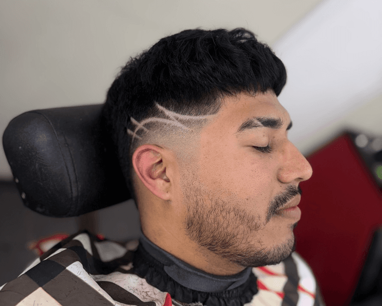 Diseño o grecas en el cabello