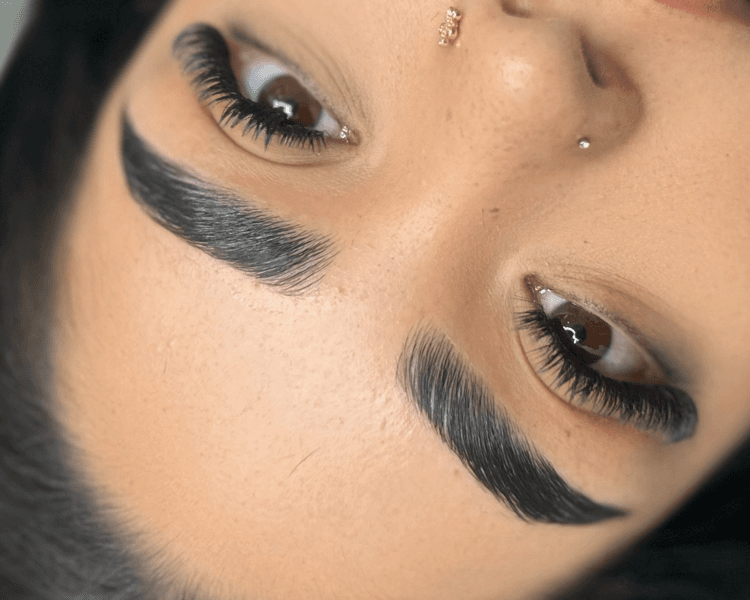 Laminado de Cejas con Henna