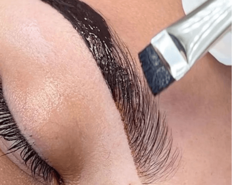 Perfilado de Cejas + Laminado + Henna + Nutrición