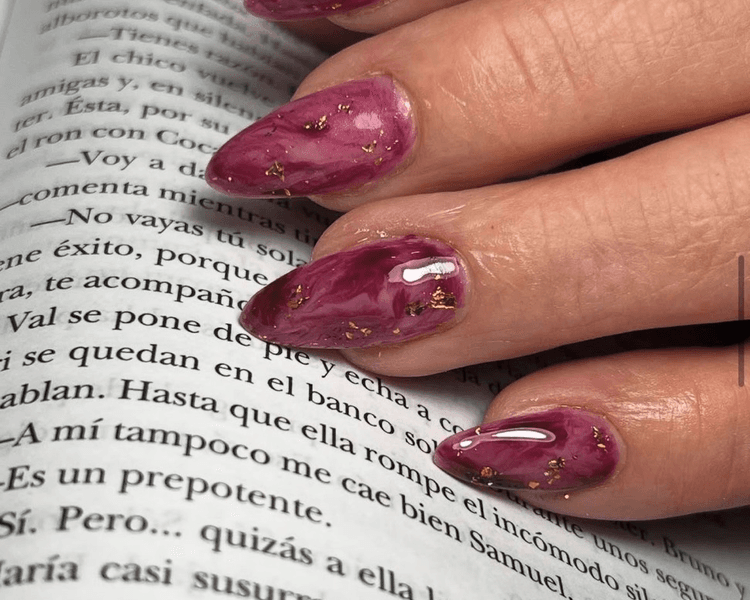 Esculpías en poli gel con semipermanente