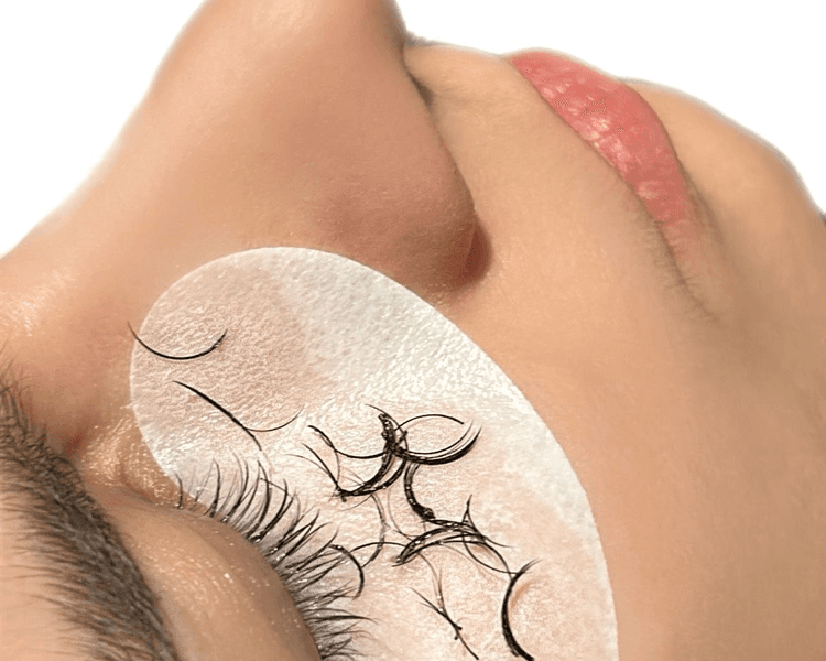 Retiro de extensiones de pestañas