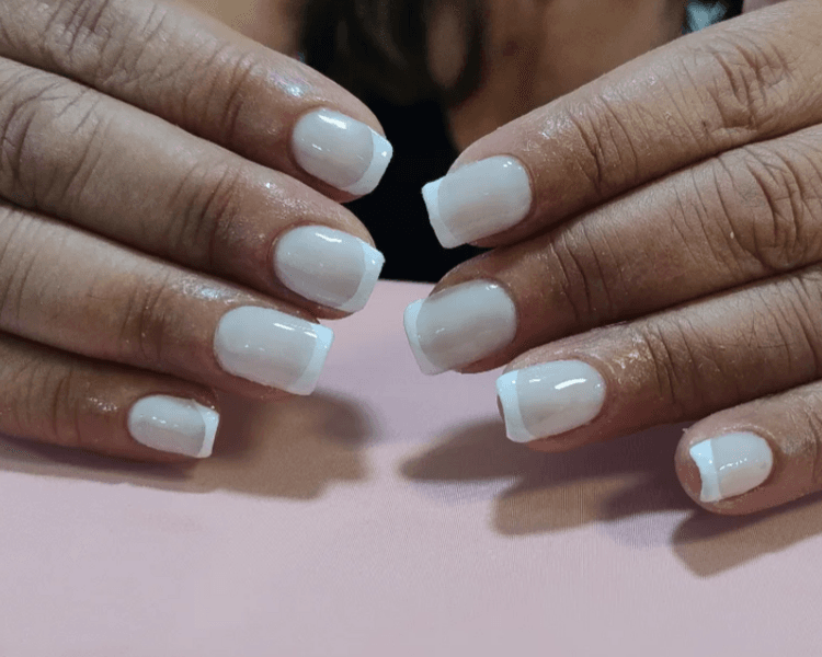 Uñas: Capping + Francesitas o Babyboomer ($ en efvo)