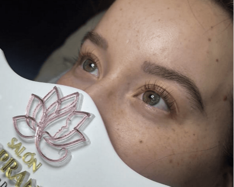 LIFTING DE PESTAÑAS + PERFILADO CEJAS