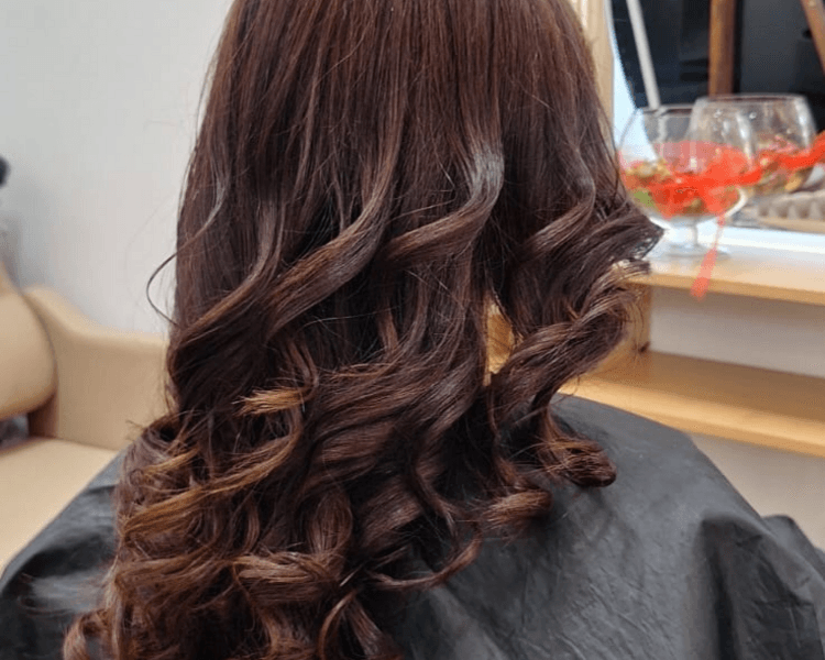 DETOX + MASAJE CAPILAR REPARACION PROFUNDA + CORTE Y PEINADO EXPRESS DE REGALO