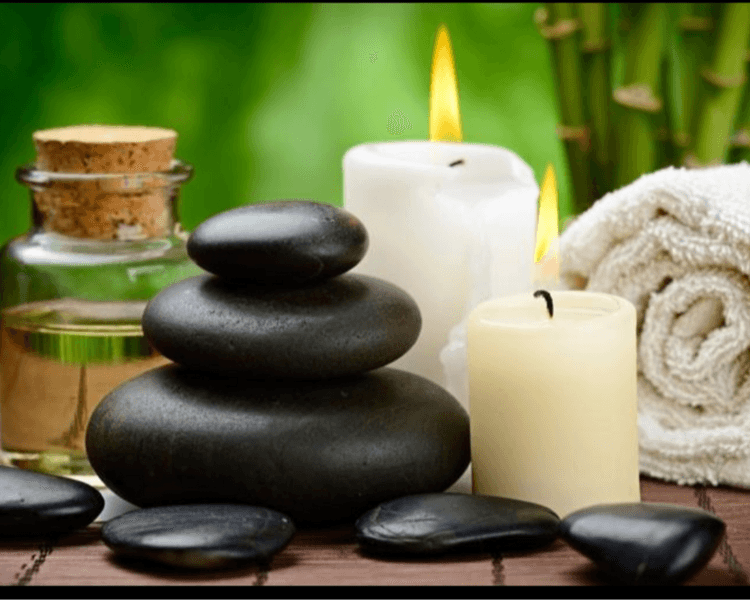MASAJE DE PIEDRAS CALIENTES