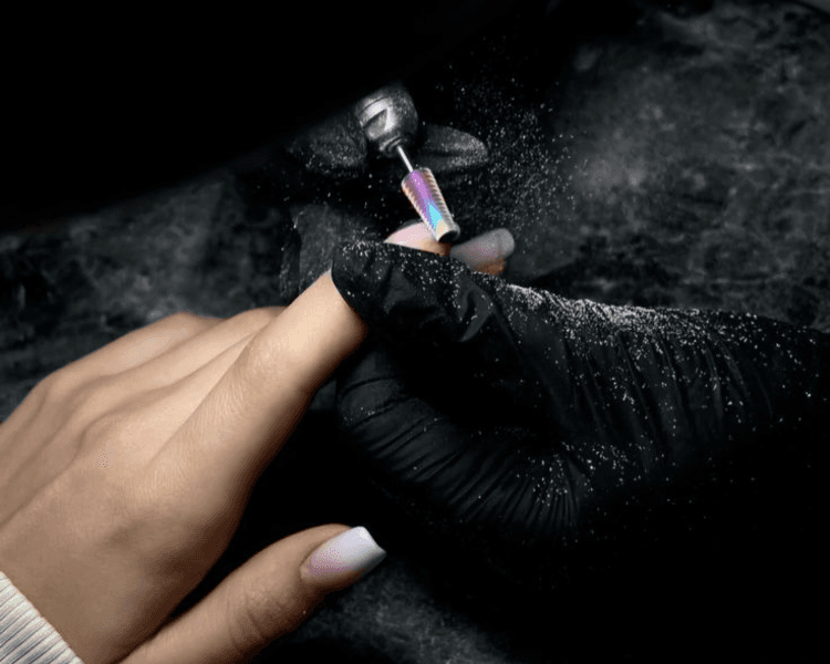 Retirado de colega. Kapping o esculpidas