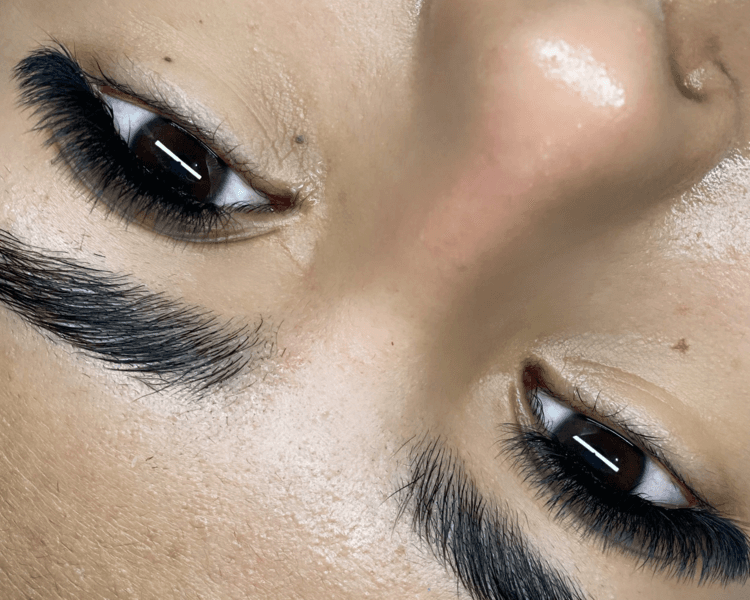 Extensiones de pestañas